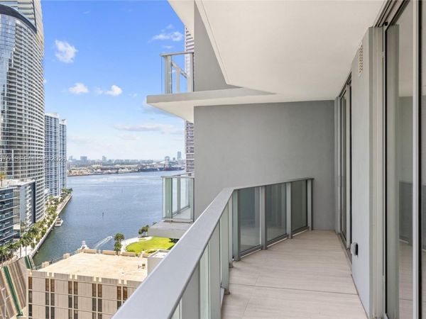 77 SE 5th Street , Unit 2205, Miami, FL 33131