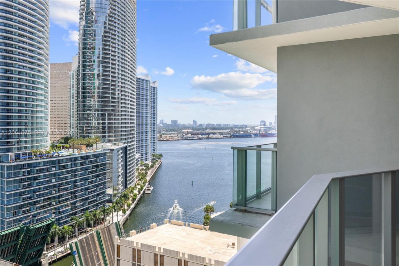 77 SE 5th Street, Unit 2205, Miami, FL 33131 Photo
