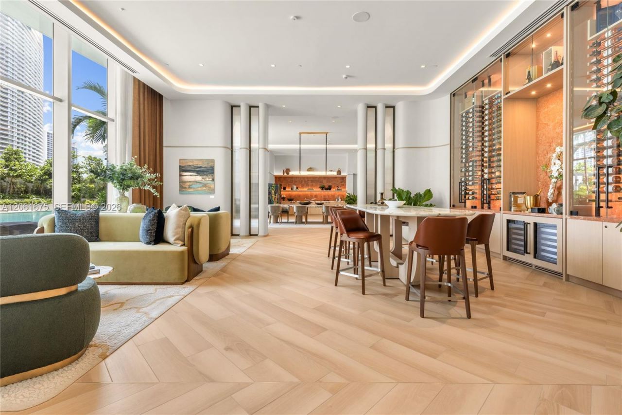 77 SE 5th Street, Unit 2205, Miami, FL 33131 Photo