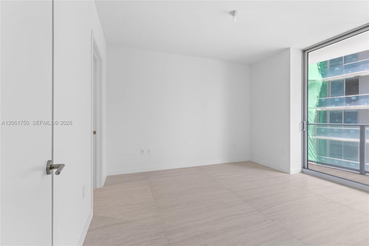 77 SE 5th Street , Unit 2205, Miami, FL 33131 Photo