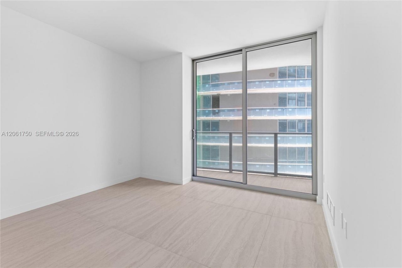77 SE 5th Street , Unit 2205, Miami, FL 33131 Photo