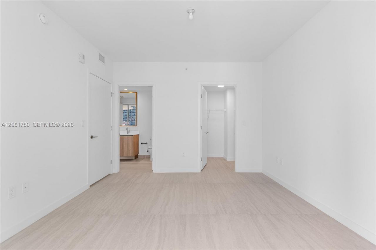 77 SE 5th Street , Unit 2205, Miami, FL 33131 Photo