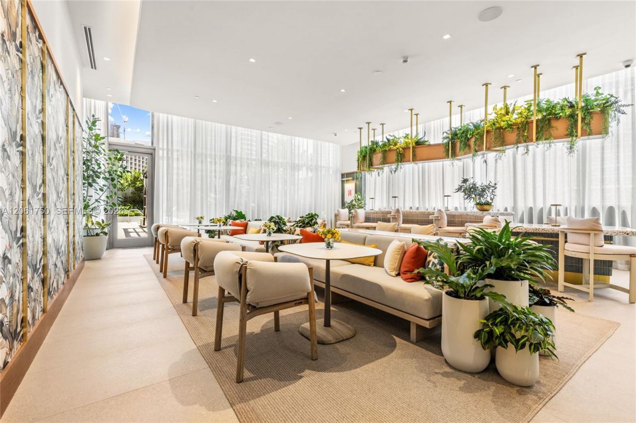 77 SE 5th Street , Unit 2205, Miami, FL 33131 Photo