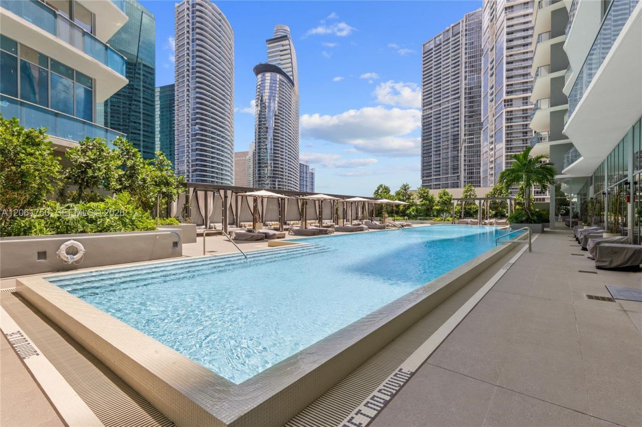 77 SE 5th Street , Unit 2205, Miami, FL 33131 Photo