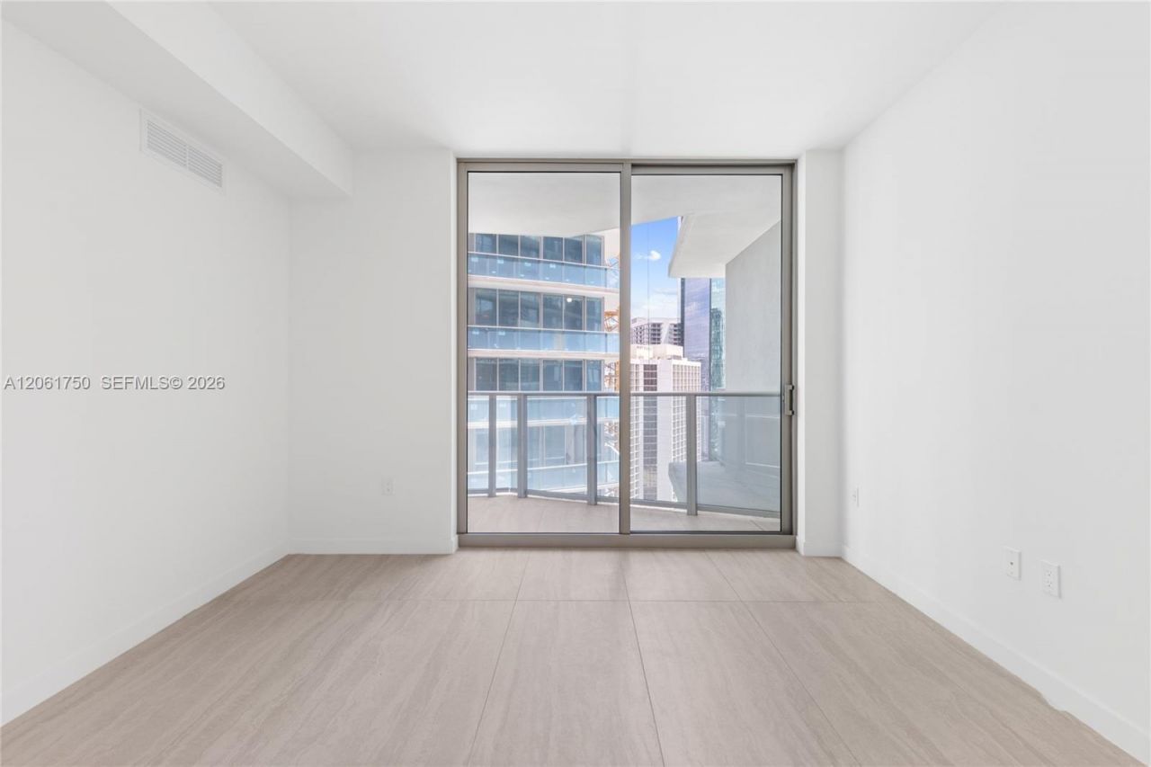 77 SE 5th Street , Unit 2205, Miami, FL 33131 Photo