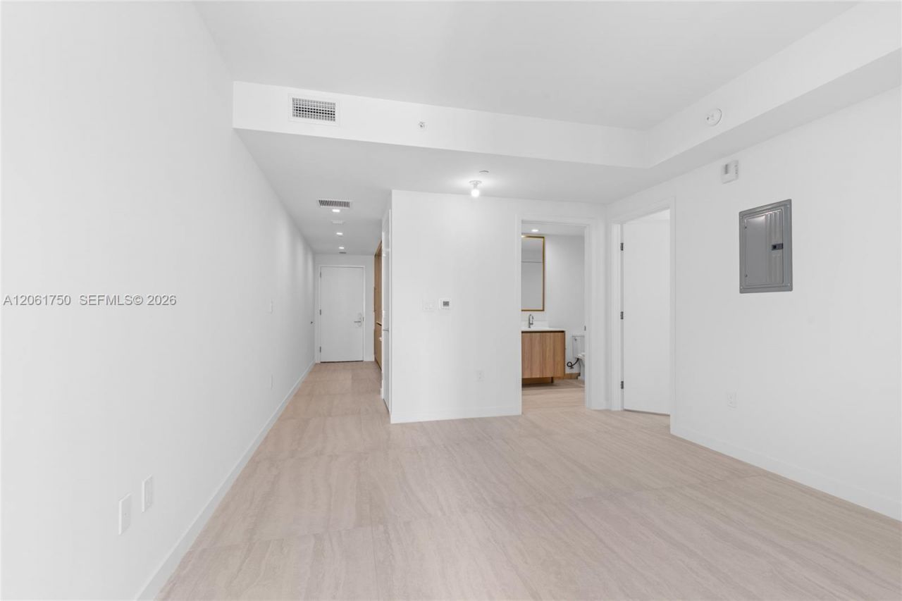 77 SE 5th Street , Unit 2205, Miami, FL 33131 Photo