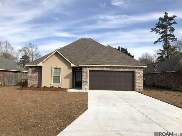 26612 Parkwood Dr, Denham Springs, LA 70726