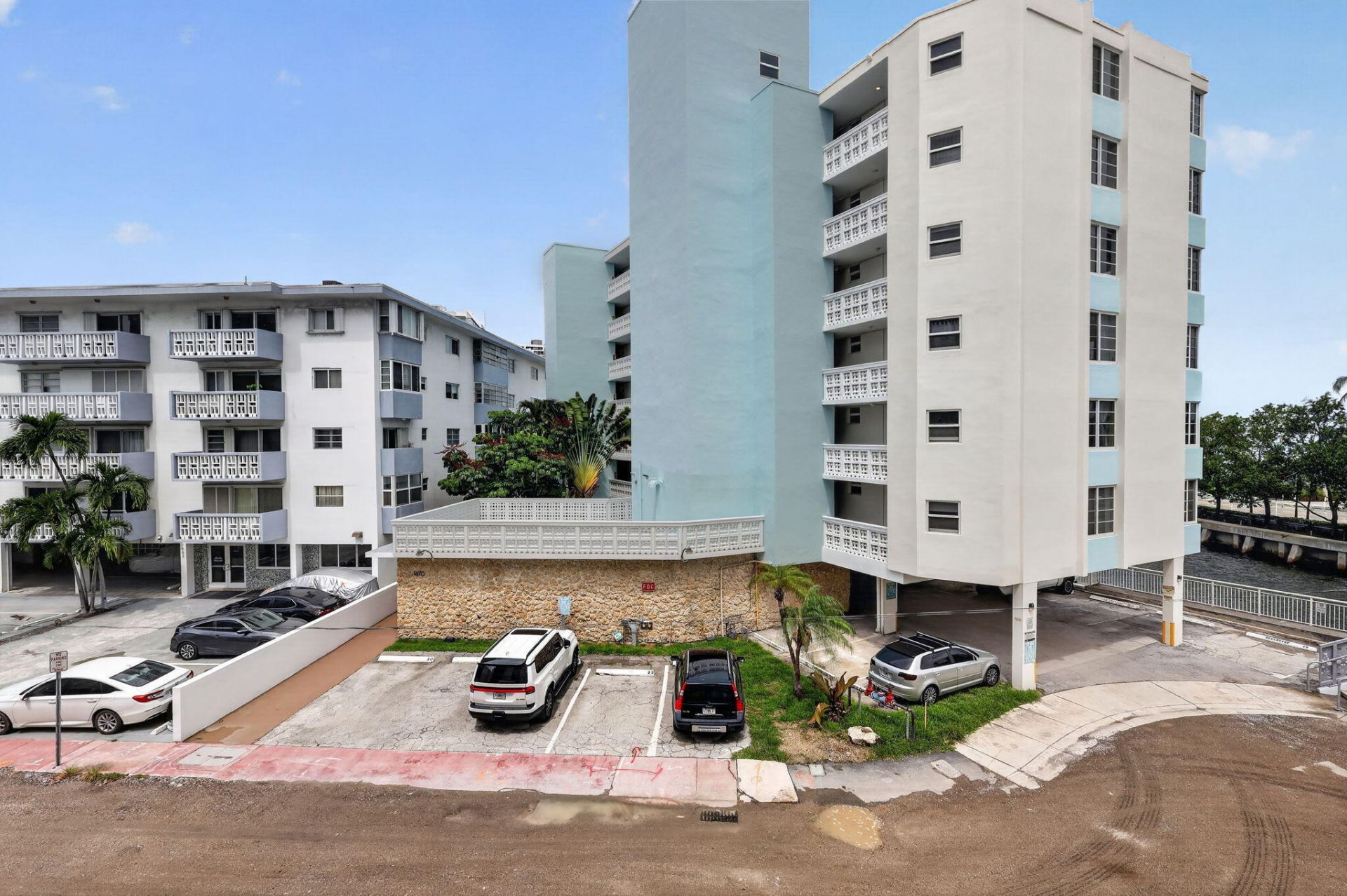 1670 Bay Road, Unit 3F, Miami Beach, FL 33139 Photo