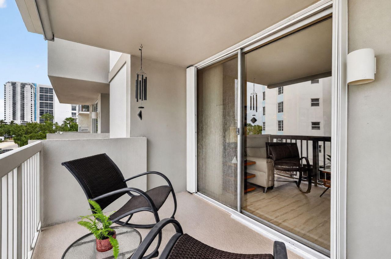 1670 Bay Road, Unit 3F, Miami Beach, FL 33139 Photo