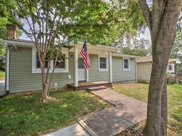 1430 SHENANDOAH AVE, WAYNESBORO, VA 22980