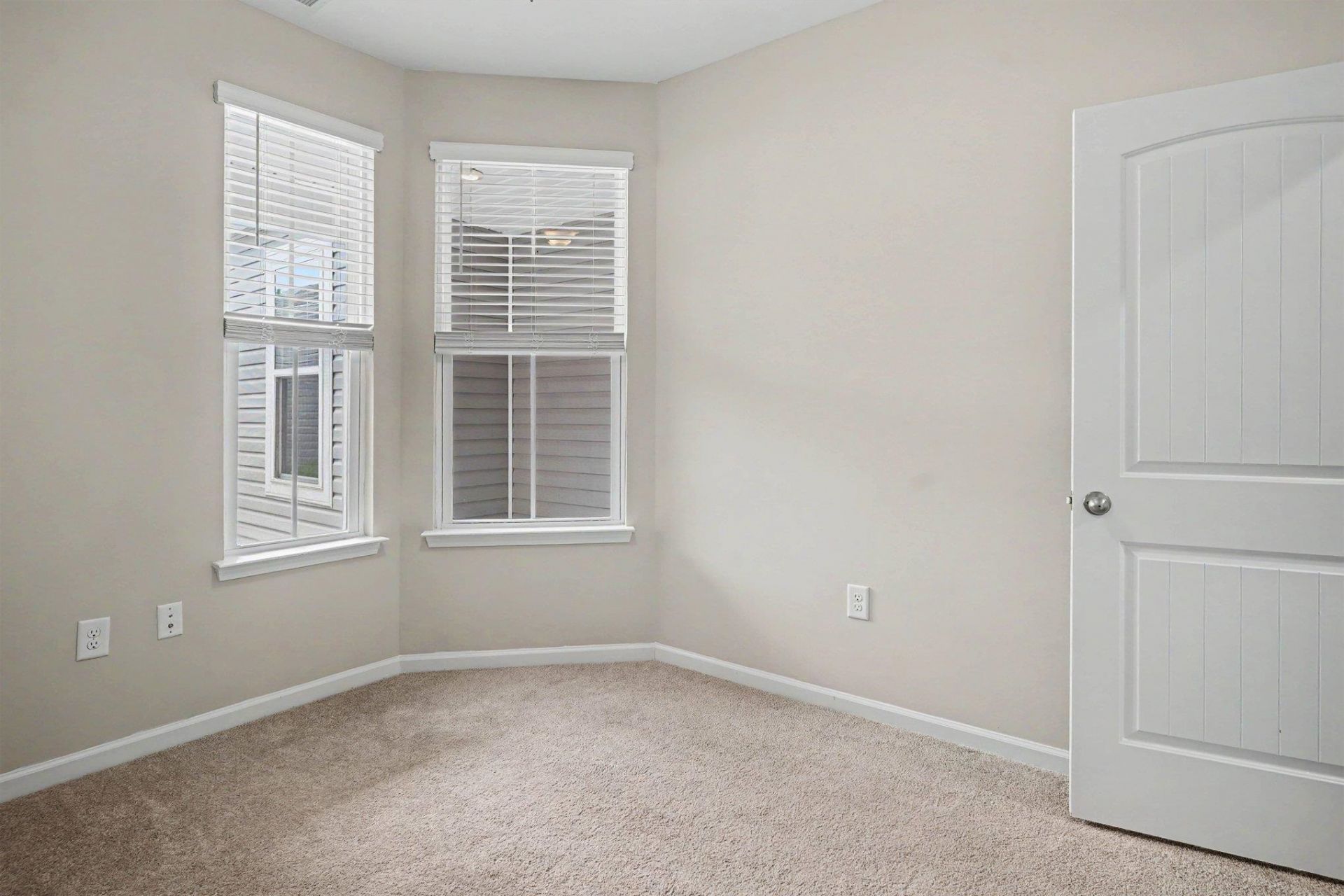 4032 Taranto Loop  Photo 25