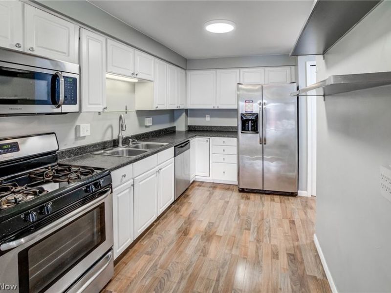 32754 Washington Court, Solon, OH 44139 Photo 12