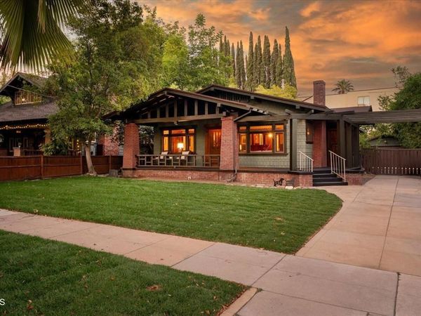 116 N Meridith Avenue, Pasadena, CA 91106