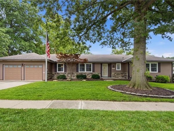 6901 W 101st Terrace, Overland Park, KS 66212
