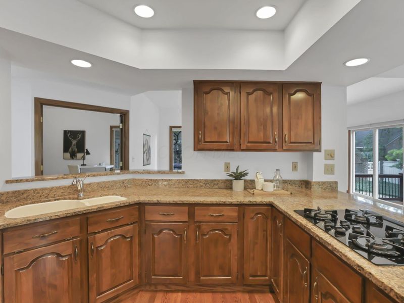 2252 Sedgwick Drive, Columbus, OH 43220 Photo 10