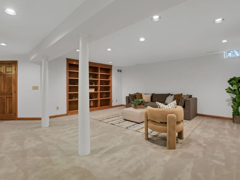 2252 Sedgwick Drive, Columbus, OH 43220 Photo 33