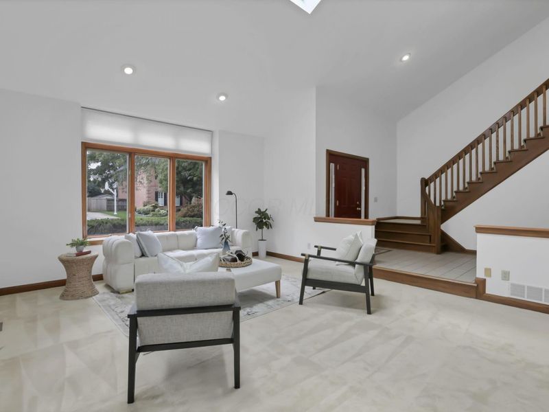 2252 Sedgwick Drive, Columbus, OH 43220 Photo 4