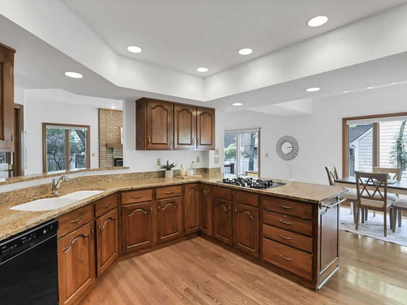 2252 Sedgwick Drive, Columbus, OH 43220 Photo 8