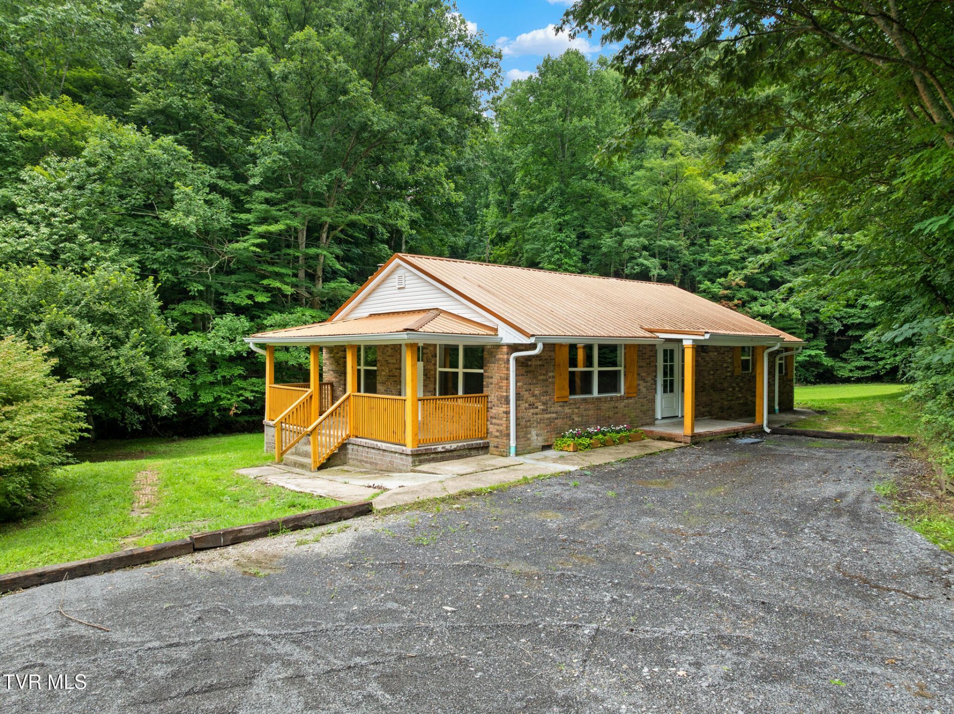 129 Johnson Road, Rogersville, TN 37857 Main Photo