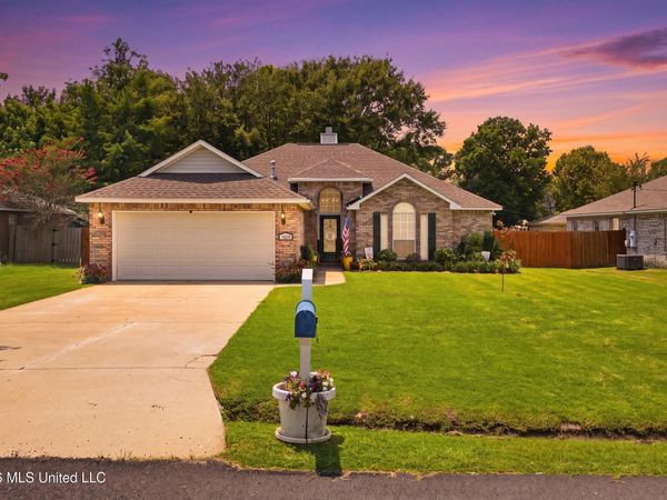 3405 N 7th Street, Ocean Springs, MS 39564