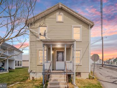 5 W MAPLE STREET, EAST PROSPECT, PA 17317