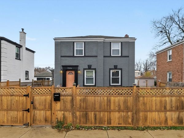 7326 S Francisco Avenue , Chicago, IL 60629