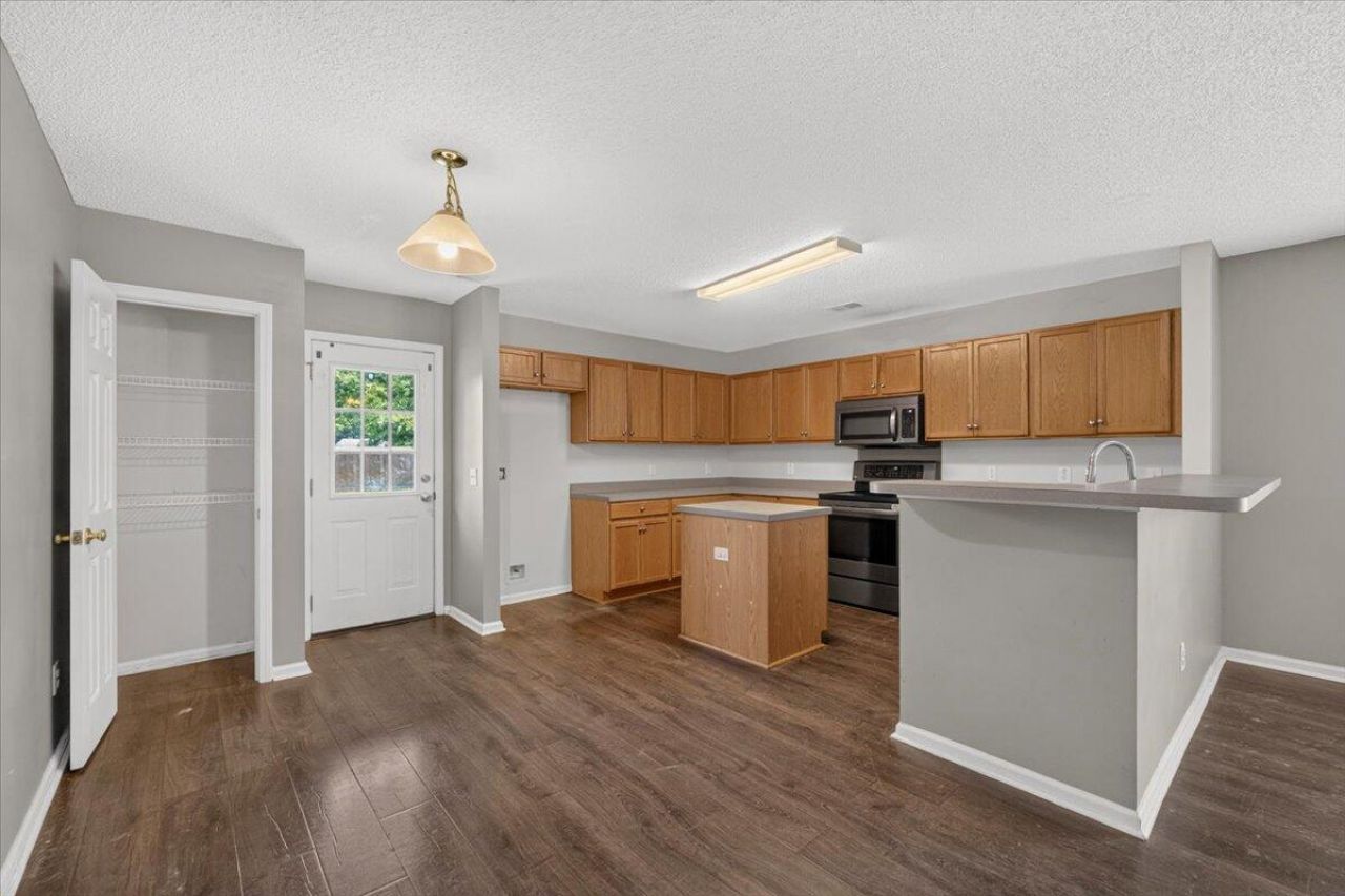 8552 Chloe Lane Photo 7