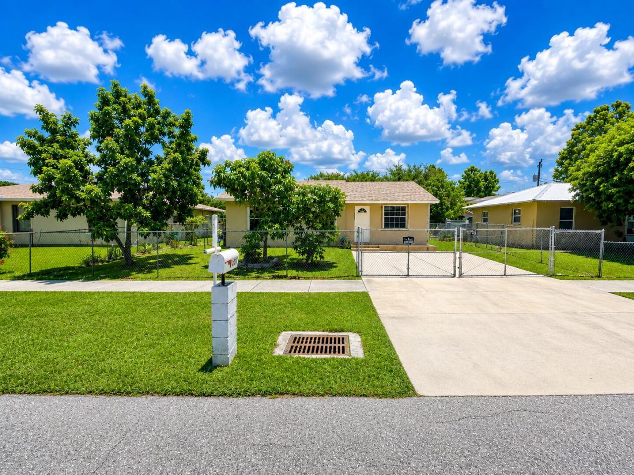 8874 Eldorado Drive, Pahokee, FL 33476 Photo