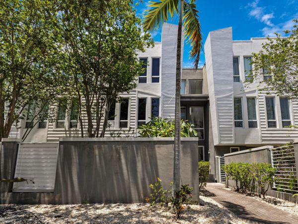 711 SE 16th Court, Fort Lauderdale, FL 33316