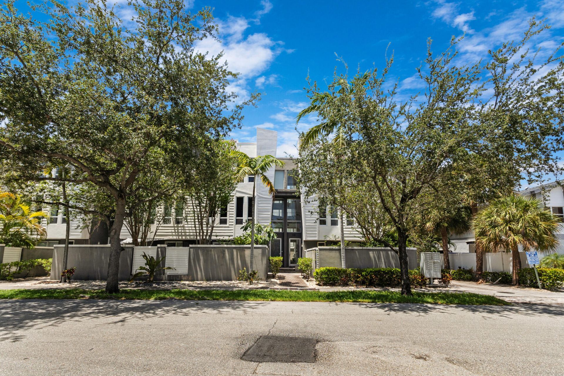 711 SE 16th Court, Fort Lauderdale, FL 33316 Photo