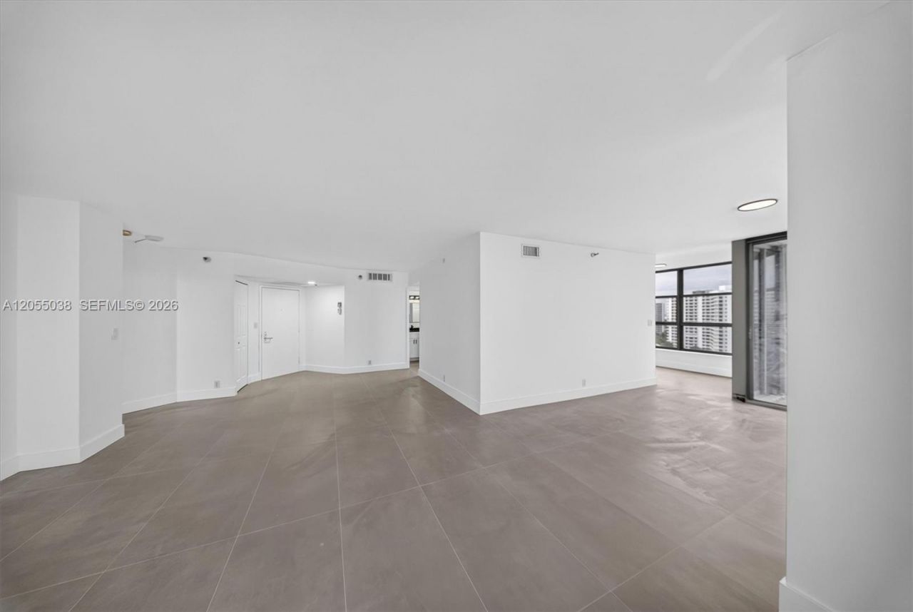 3530 Mystic Pointe Dr , Unit 1606, Aventura, FL 33180 Photo