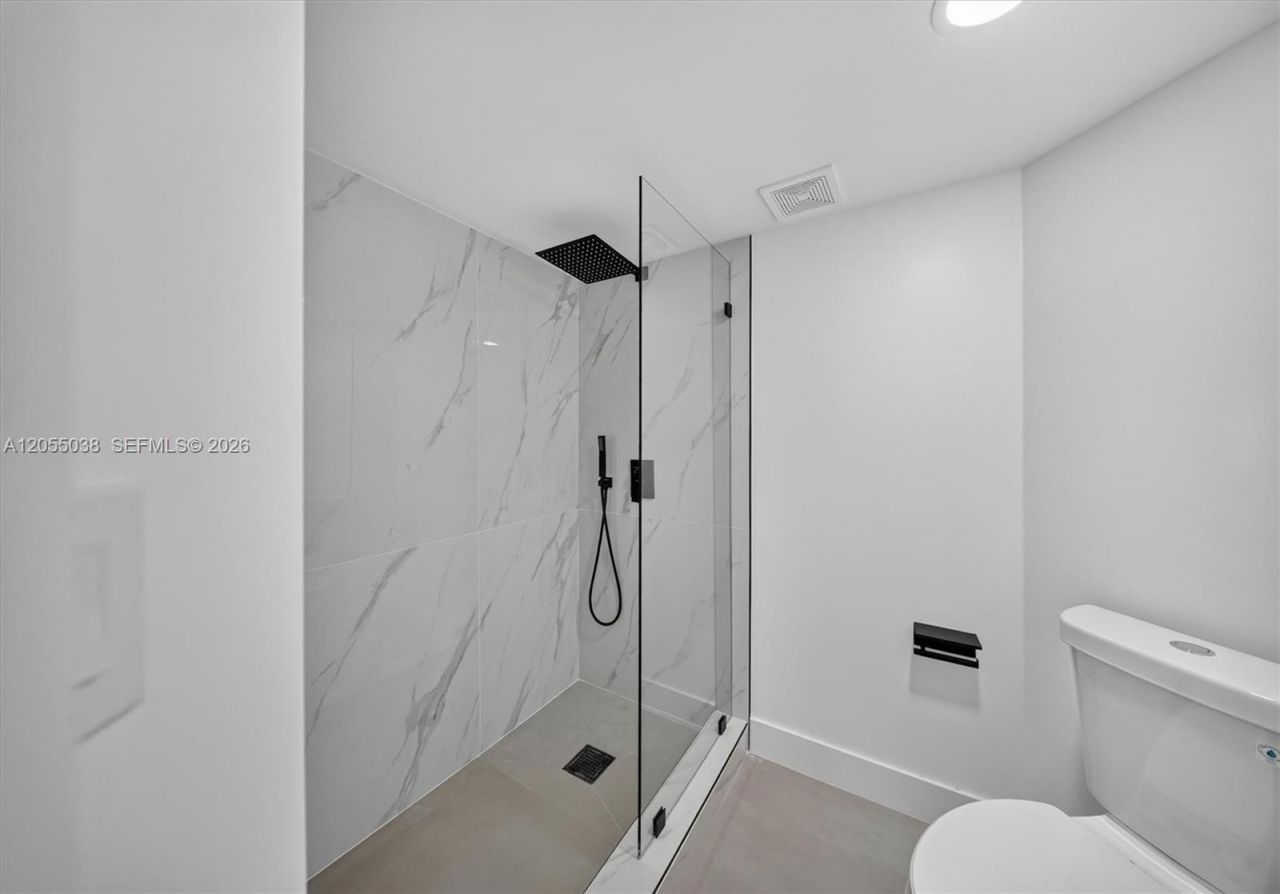 3530 Mystic Pointe Dr , Unit 1606, Aventura, FL 33180 Photo