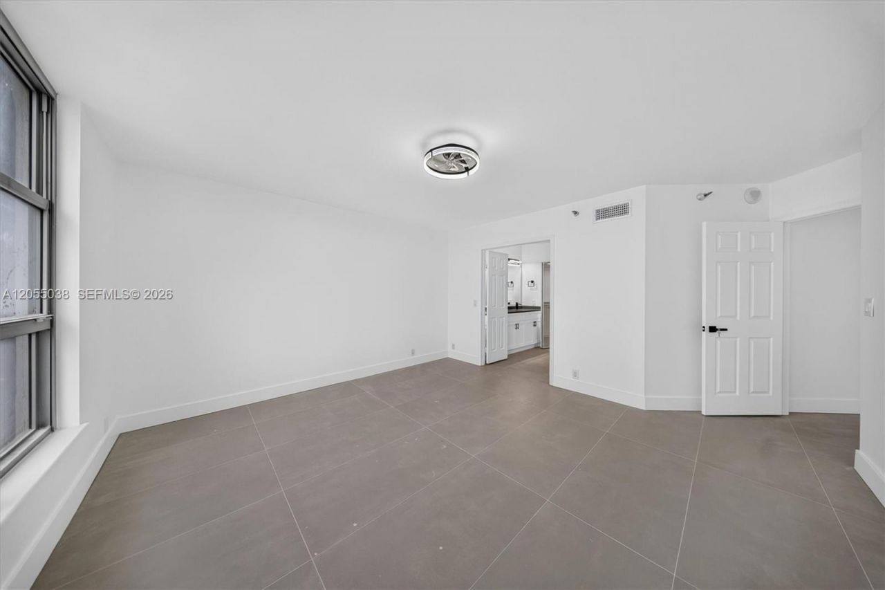 3530 Mystic Pointe Dr , Unit 1606, Aventura, FL 33180 Photo