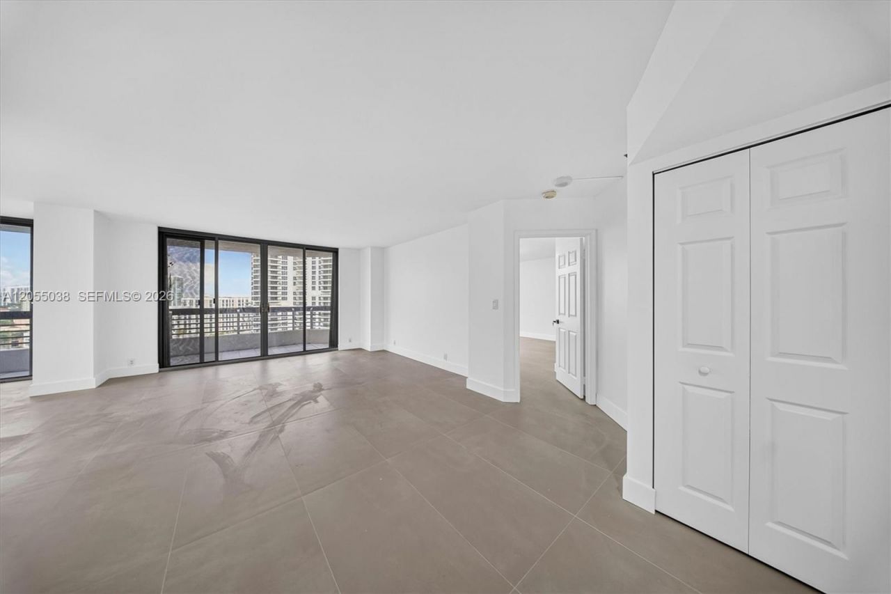 3530 Mystic Pointe Dr , Unit 1606, Aventura, FL 33180 Photo