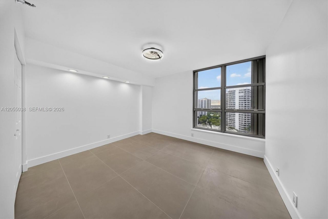 3530 Mystic Pointe Dr , Unit 1606, Aventura, FL 33180 Photo