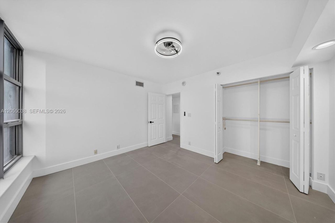 3530 Mystic Pointe Dr , Unit 1606, Aventura, FL 33180 Photo