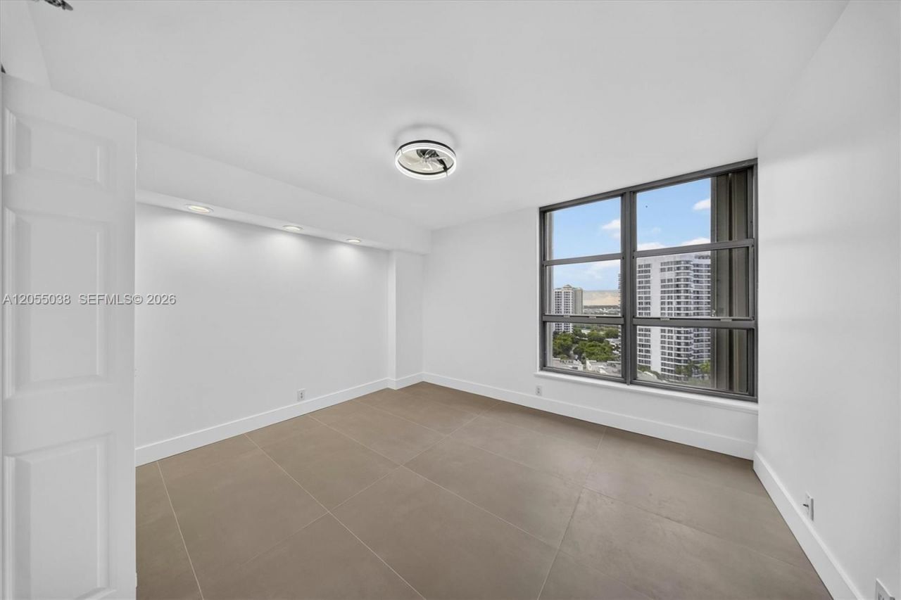 3530 Mystic Pointe Dr , Unit 1606, Aventura, FL 33180 Photo