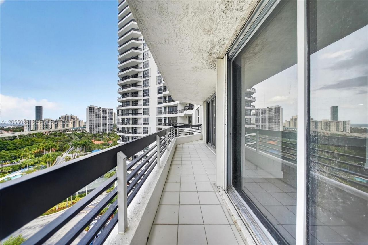 3530 Mystic Pointe Dr , Unit 1606, Aventura, FL 33180 Photo