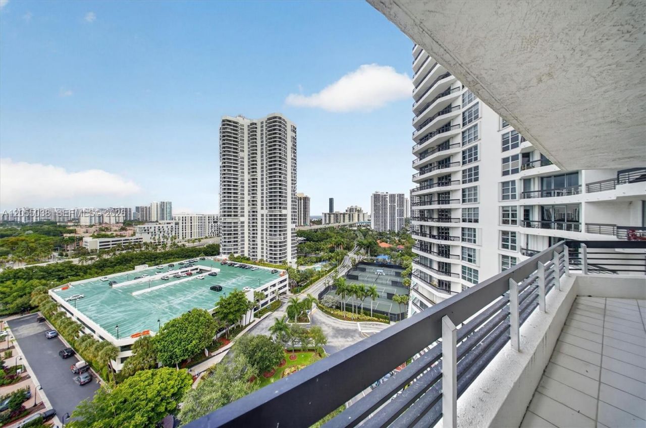 3530 Mystic Pointe Dr , Unit 1606, Aventura, FL 33180 Photo