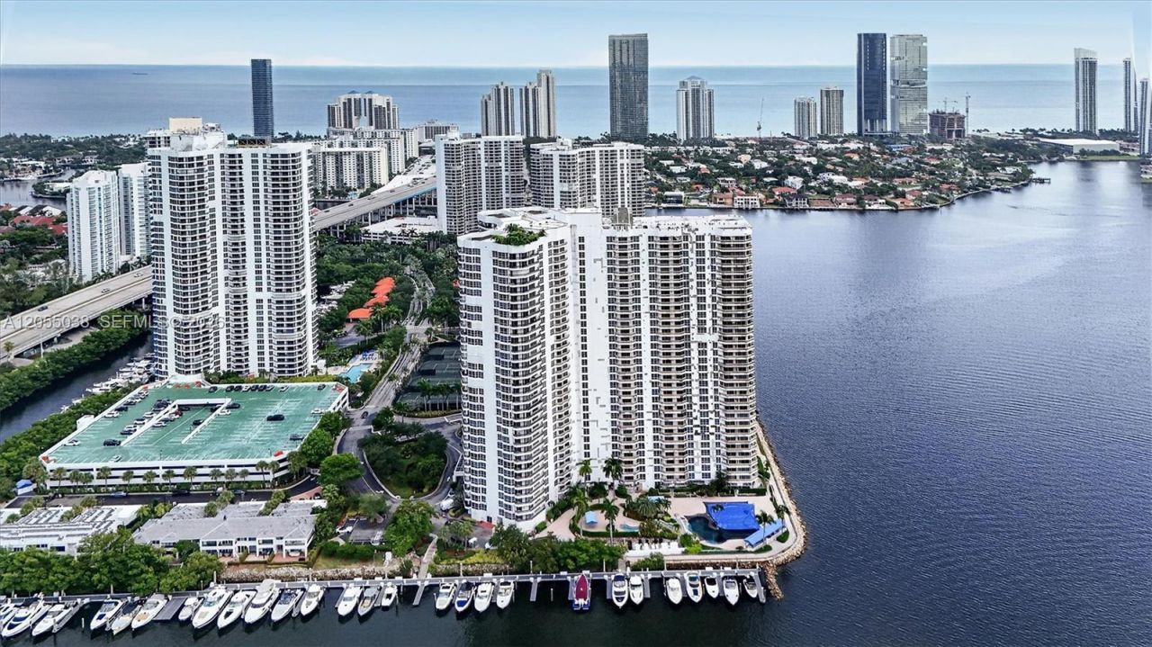 3530 Mystic Pointe Dr , Unit 1606, Aventura, FL 33180 Photo