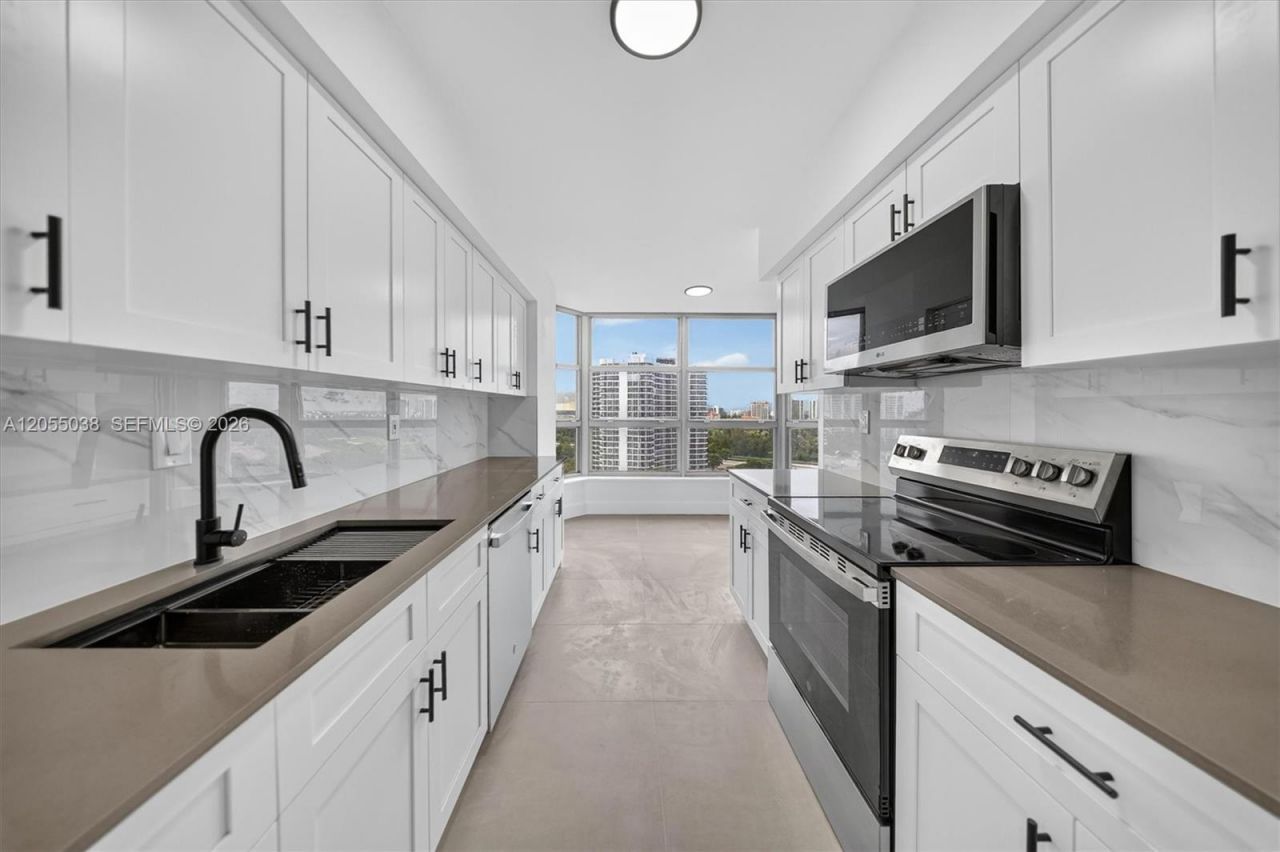 3530 Mystic Pointe Dr , Unit 1606, Aventura, FL 33180 Photo