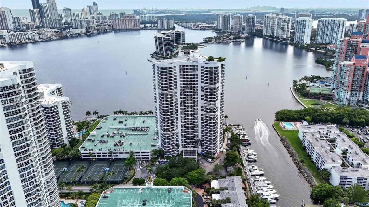 3530 Mystic Pointe Dr , Unit 1606, Aventura, FL 33180 Photo