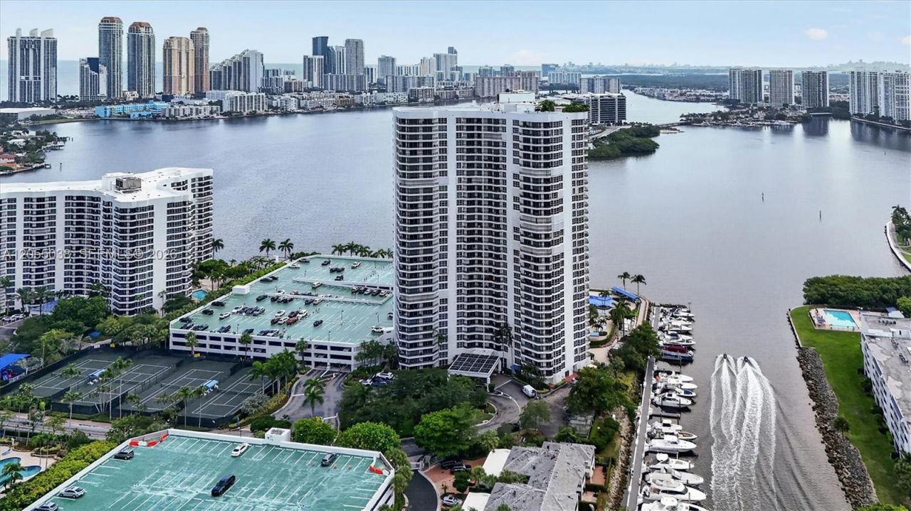 3530 Mystic Pointe Dr , Unit 1606, Aventura, FL 33180 Photo