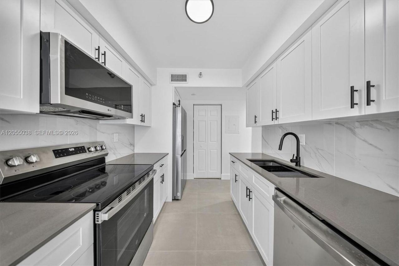 3530 Mystic Pointe Dr , Unit 1606, Aventura, FL 33180 Photo