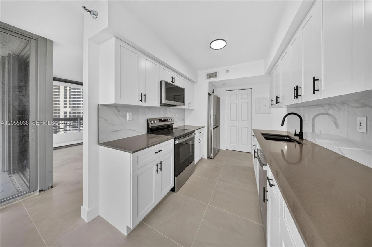 3530 Mystic Pointe Dr , Unit 1606, Aventura, FL 33180 Photo