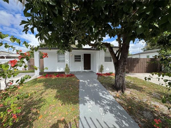 2381 NW 153rd St , Miami Gardens, FL 33054