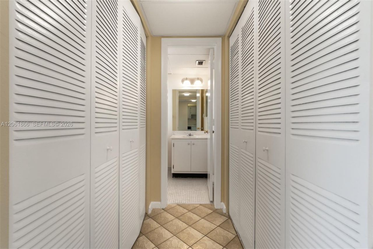 7877 Golf Cir Dr, Unit 108, Margate, FL 33063 Photo
