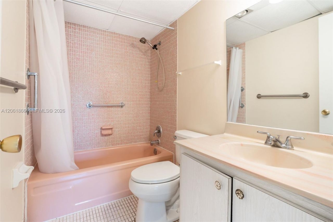 7877 Golf Cir Dr, Unit 108, Margate, FL 33063 Photo