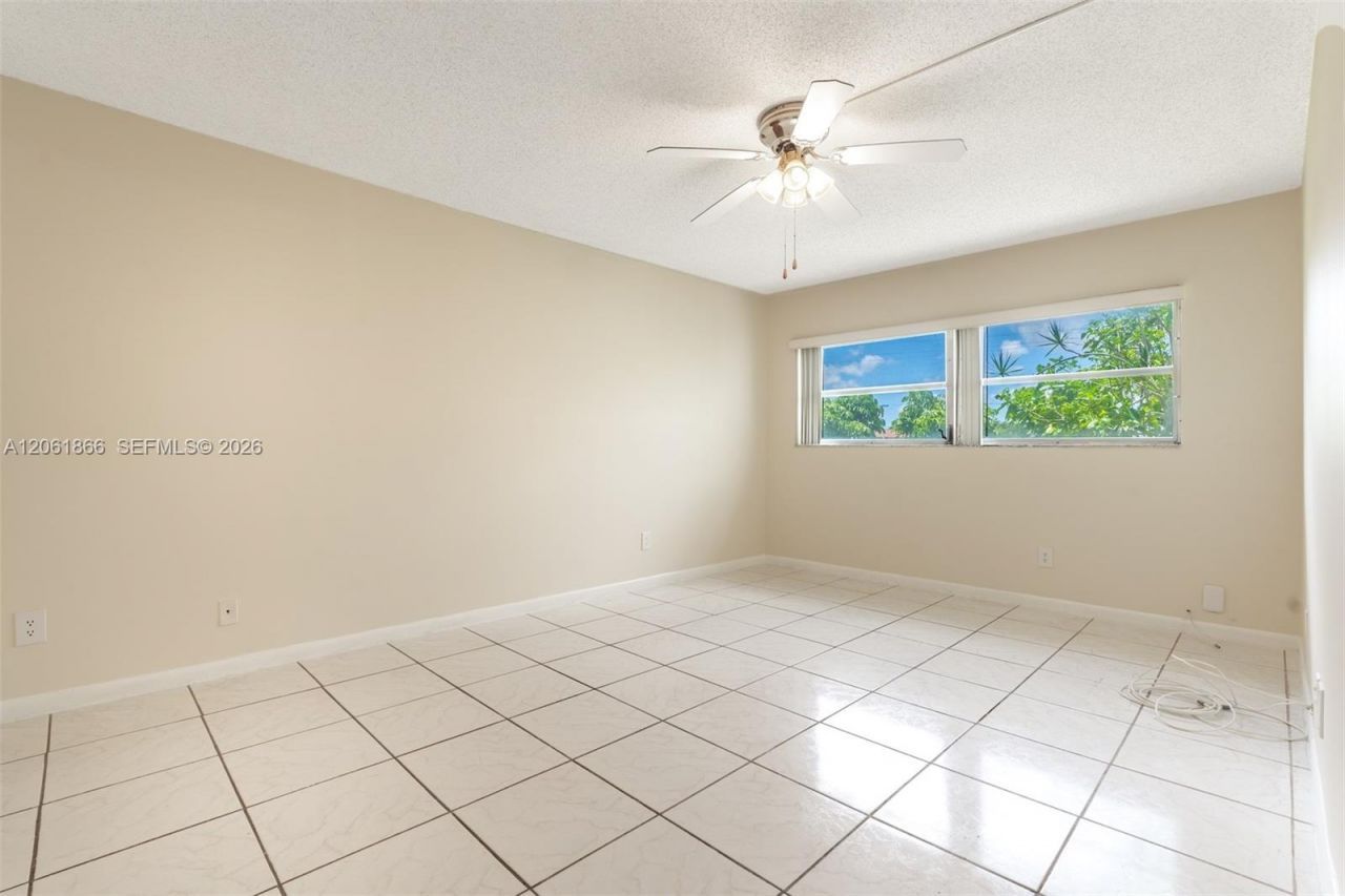 7877 Golf Cir Dr, Unit 108, Margate, FL 33063 Photo