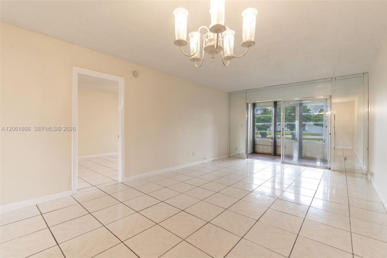 7877 Golf Cir Dr, Unit 108, Margate, FL 33063 Photo